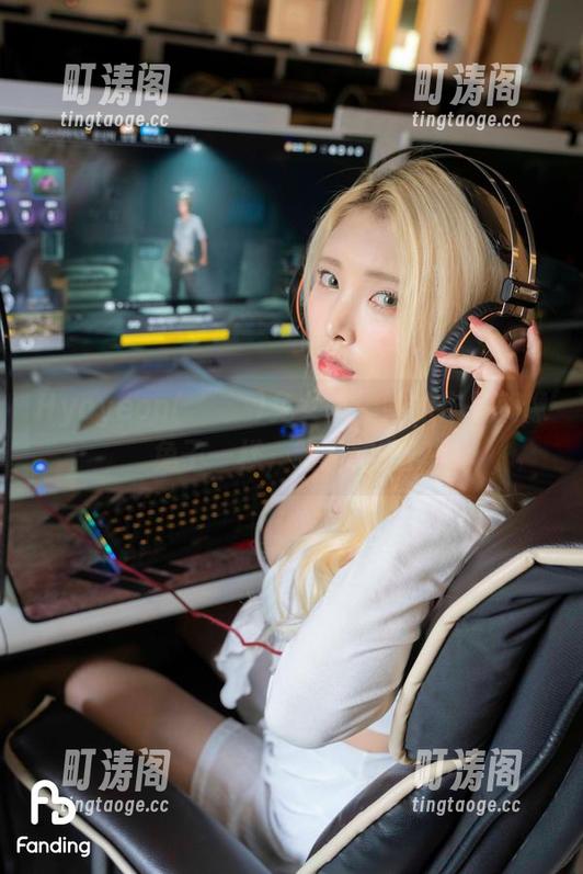 Hyoyeon(김효연)兔女郎：她的作品就像兔子一样，跑啊跑啊！