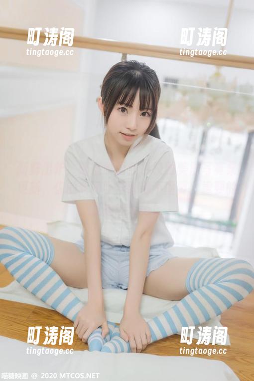 新鲜出炉！喵糖映画红色校服美眉写真集更新，你的老同学穿啥都不重要，重要的是她的姿势！