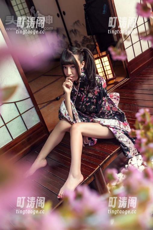 TouTiao头条女神 - 免费追求刘瑾希的御姐套图，让你忍不住想化身小狗狗！