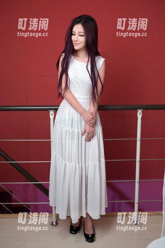 TuiGirl推女郎 - 更新了！林萌萌的修女照片，这张图片让我想象奇怪的故事，不知道你们呢？