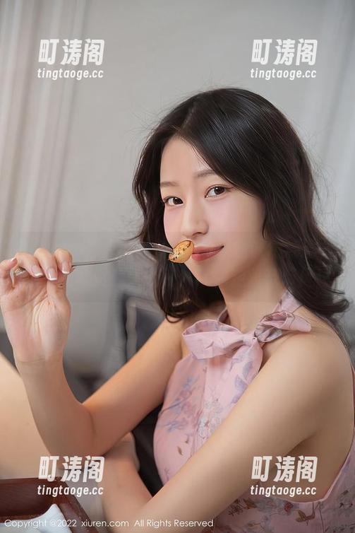 Xiuren秀人网 - Candy糖糖诚意满满，免费网袜资源大礼包，让你走路都带风！