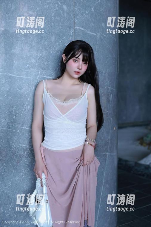 Xiuren秀人网 - 周井空厨娘全套原图：那身围裙好像在低语，似乎在呼唤我备餐？