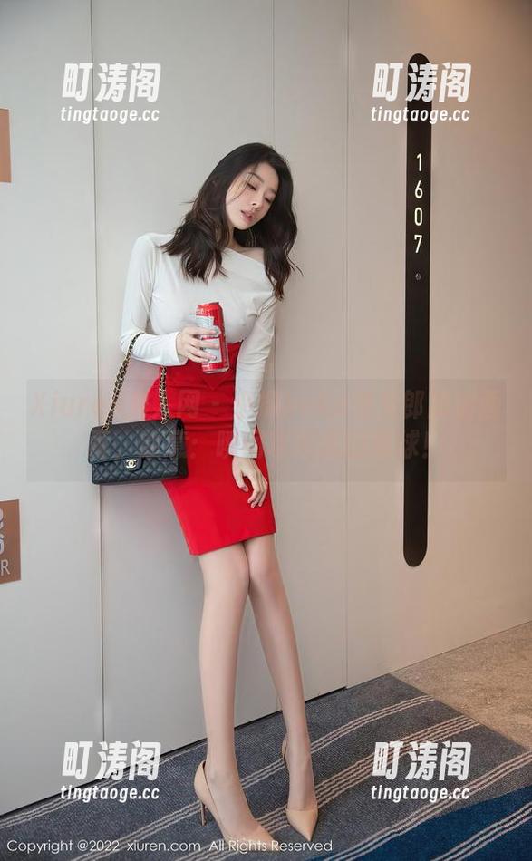 Xiuren秀人网 - 小樱koko兔女郎高清画面，注意：瞬间攻略我的眼球！