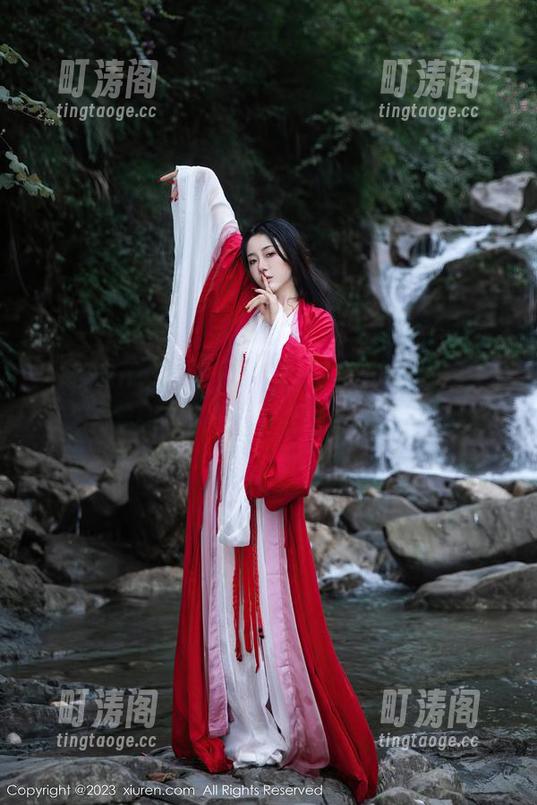 Xiuren秀人网-易阳Silvia Xiuren秀人网 - 投身于无圣光的肉丝,易阳Silvia让图包不再单调