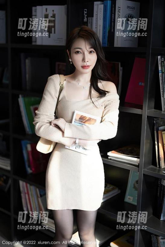 Xiuren秀人网 - 从来不想“短裙无圣光相关”的李可儿，图集里的每一幕都在撩拨我的心弦！