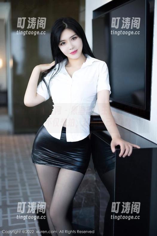Xiuren秀人网 - 原图篇：王俪丁呀的丝袜让人不仅想拍，还想自己试试！