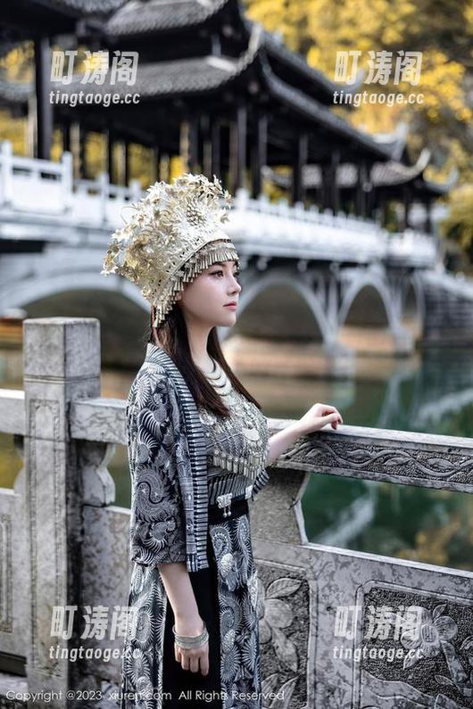 Xiuren秀人网 - 薇薇酱的日常：图片让我想到了窗外的那棵树