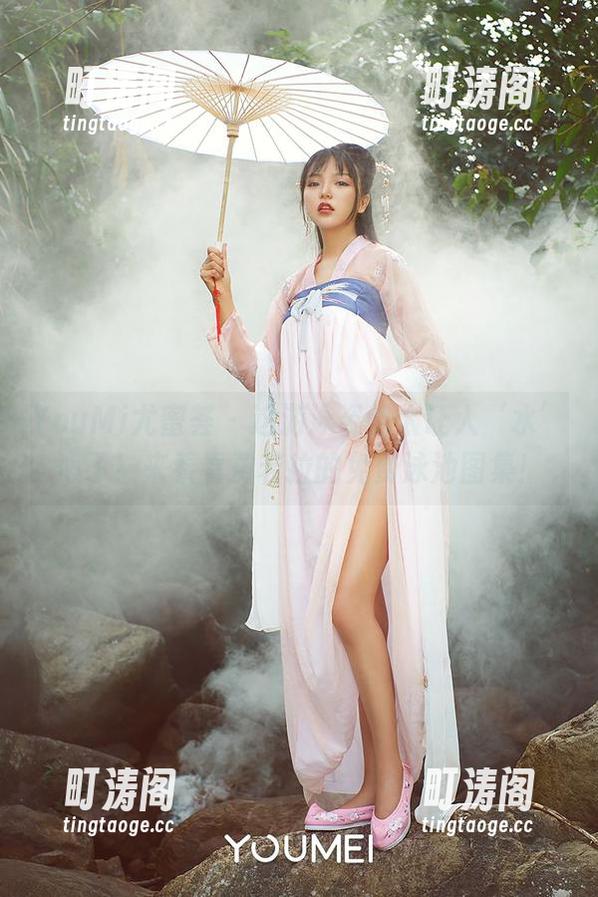 YouMi尤蜜荟 - 这游泳姿势太让人‘水’心了！来看看费若拉的免费泳池图集！