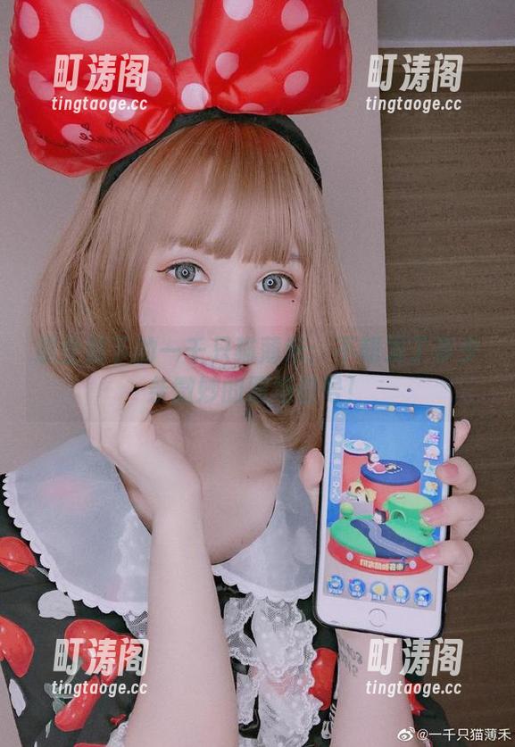 职业装下的一千只猫薄禾：不知发了多少条微妙的职场信号！
