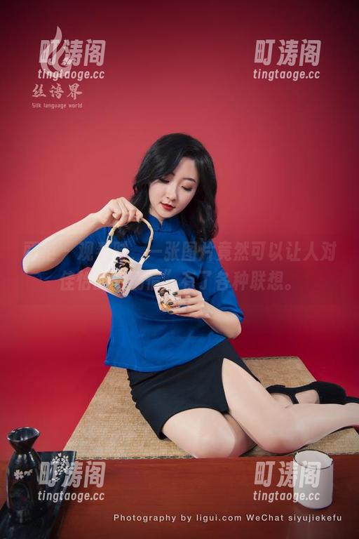 丽柜 - 观看时，一张图片竟然可以让人对佳怡的“剧情”有了各种联想。