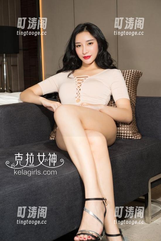 克拉女神 - 嘉萌最新套图，凉拖放飞自我，别再压抑我潇洒的脚丫子！