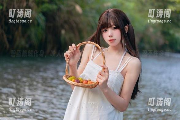 碧蓝航线化身，咬人小小兔的私拍套图，意外之美，忍不住多看几眼。