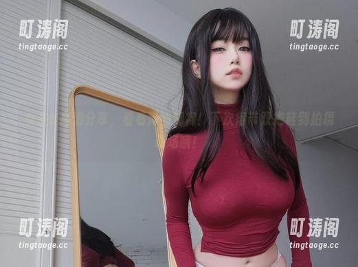 女主K高清分享，看看她的脚裸！下次得带双拖鞋到拍摄现场哦！