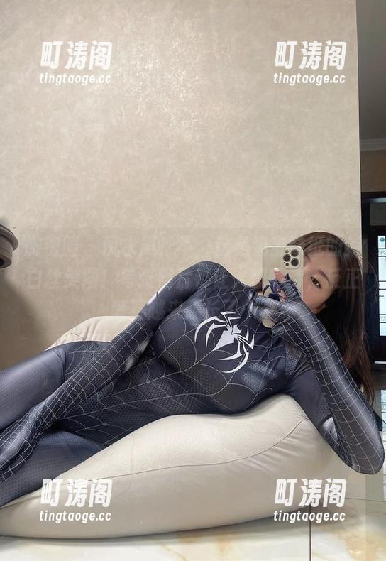 奶宝妹纸 微密圈 - 凤求凰?不,这是奶宝妹纸的新白丝美图!每张照片都让人想吟诗,反正藤蔓越来越长了……