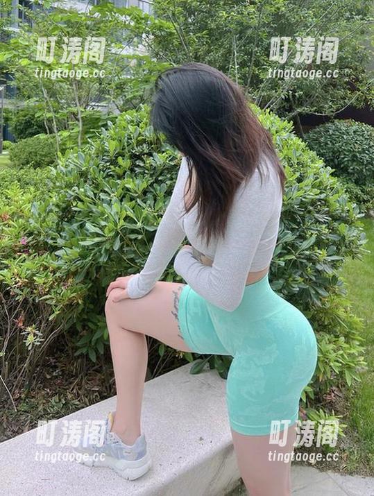 微密圈 - 黑白调调？宋昱欣的写真犹如经典电影，网盘里顺手放一放。