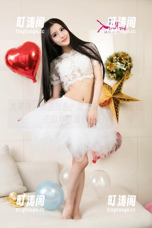 尤果网 - 作品黑色？雯雯表示，她只是想在阴影里藏个乐子！