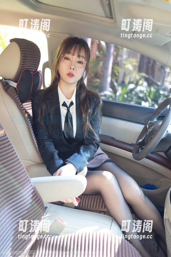 尤蜜荟 - 娜娜子yy在线，女王与美图的交汇，让人怀念那晚的青涩。