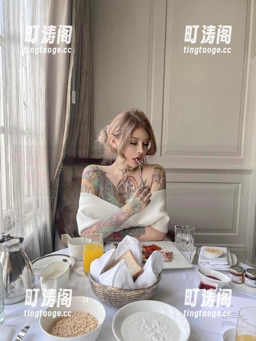 微密圈 - 原图一看，希希Gina的高跟鞋演绎的不只是高度，还有满满的个性，嘿