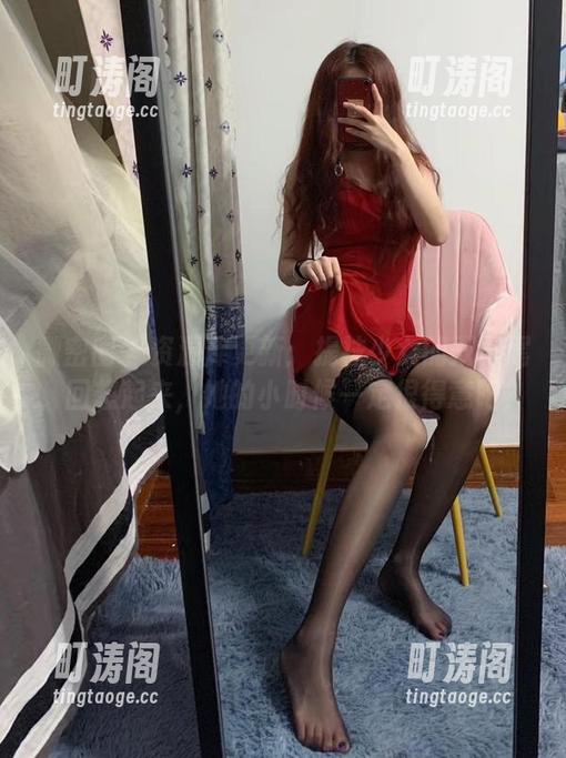 微密圈 - 资源库更新：提袜少女的双马尾，回想起来，她的小时候一定很得意吧？