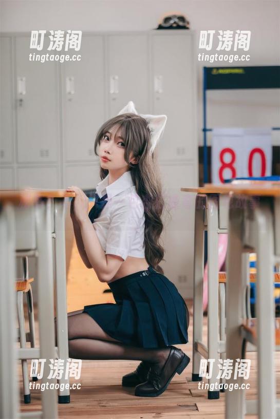 杏仁曲奇 秘书?不,只是一包杏仁曲奇的图包故事。