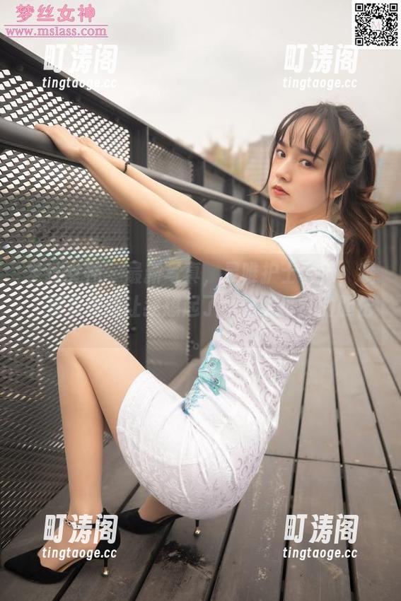 梦丝女神 - 最新写真，灵唯护士装扮，哦，那双眼睛让我想起了小时候打针的胆怯。