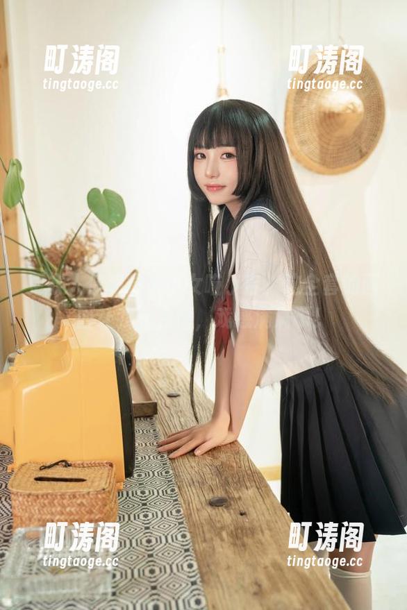 更衣人偶和爆机少女喵小吉，这全套的画面让我有点懵，戏感满满啊！