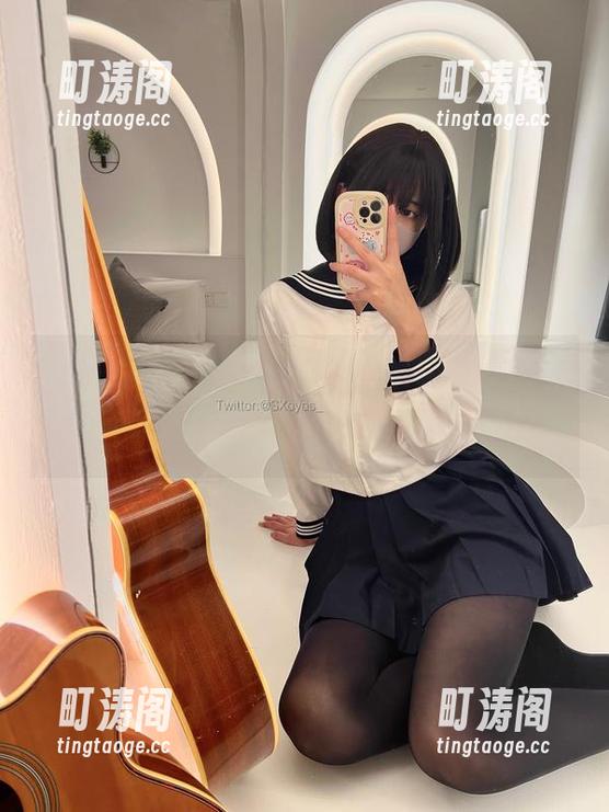 高清写真：眼酱大魔王w驾到，补丁和蝴蝶结黑丝，配兽耳应该是要逆天的节奏吧。