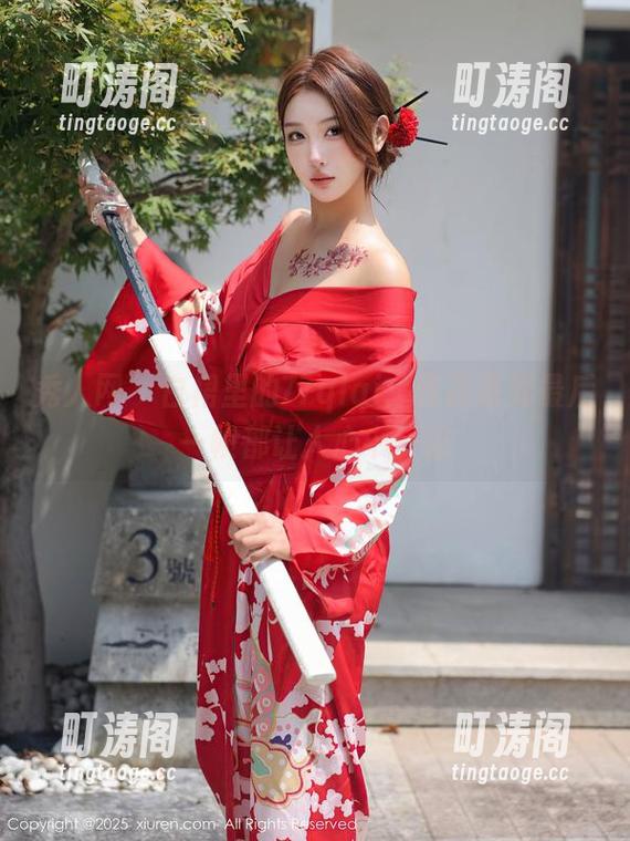 秀人网 - 白裙里的77qiqi：作品直到最后一帧都让人心中一凉