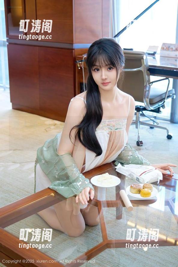 秀人网 - Lingyu棉袜图集——袜子和梦想的碰撞，及时下载！