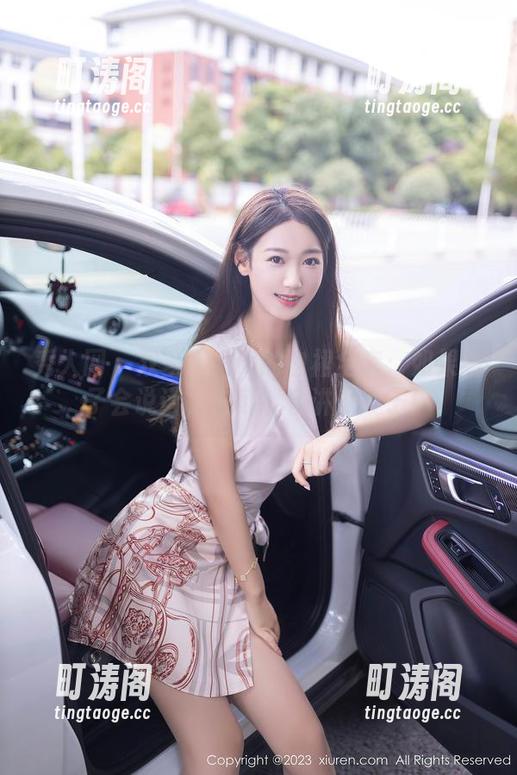 秀人网 - 双笙Alina的白裙全套：如果裙子会说话，它可能会讲个段子！