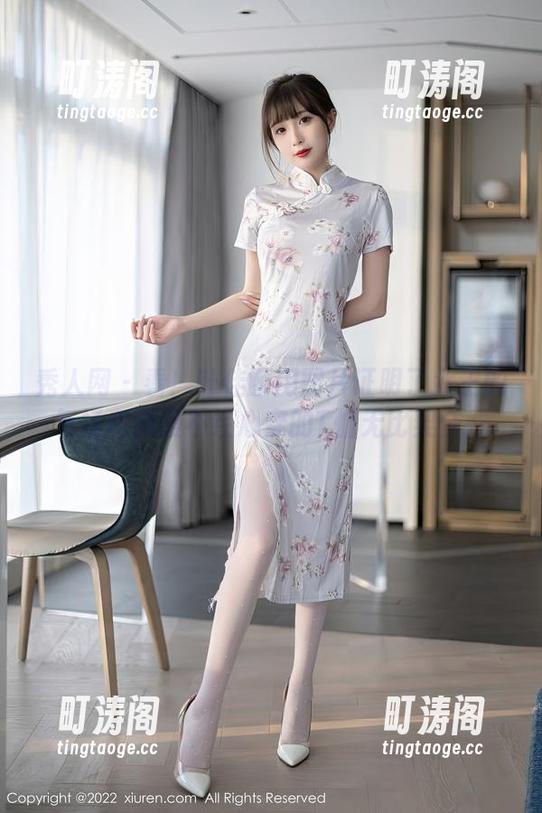 秀人网-叶佳颐 秀人网 - 看!叶佳颐用图片证明了女王的气场和我漫不经心穿的T恤无比契合。