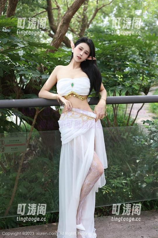 秀人网 - 图片里有福利，麦琪绫冰激淋+棉袜=不可抵挡的组合！