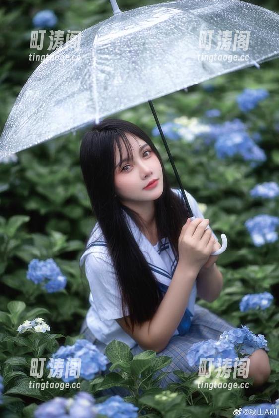 秋山AkI 要不要跌进秋山AkI的秘书世界?更新频率天天都不一样哦!
