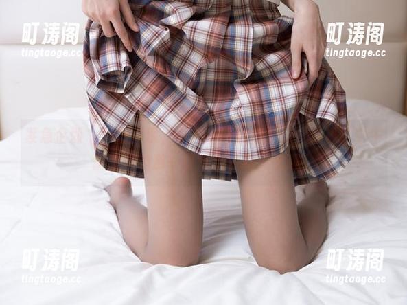 紧急企划 - 美图呈现，小恩和她的职业装，像极了中午偷懒时的那一口气，轻松又有趣！