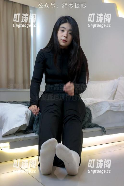 绮梦摄影 - 短裙+高清=小艺的绝妙搭配，谁能抵挡这种魅力？