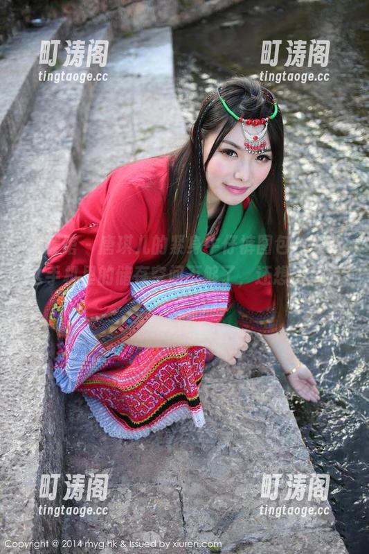 美媛馆 - 唐琪儿的紧身牛仔裤图包，为什么手机里的储存空间不够了，还想要更多？