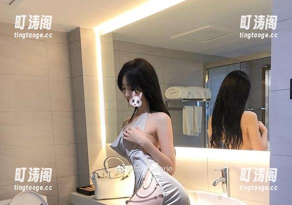 脸红Dearie 微密圈 - 原图比较“实在”,可脸红Dearie的灰丝还是吸引了我……