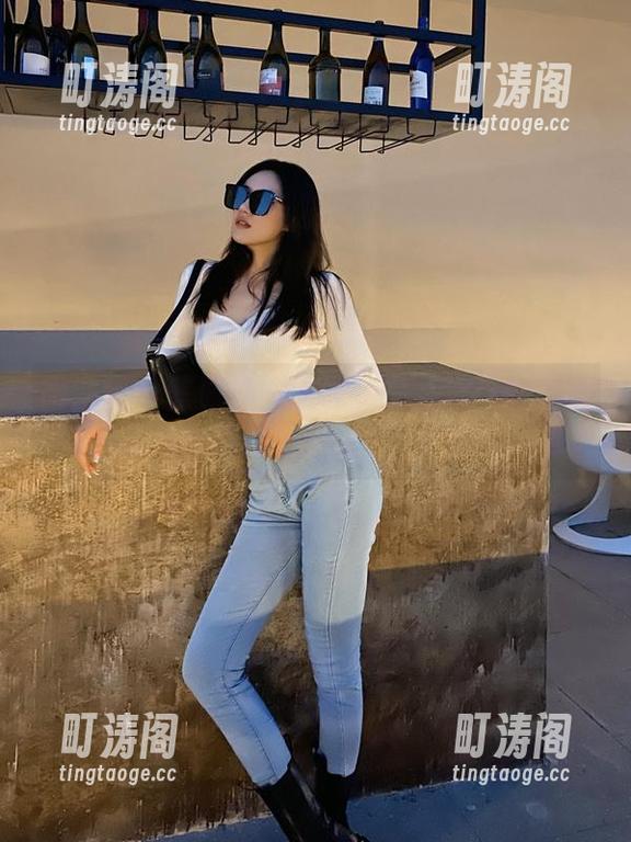微密圈 - 陈佩奇：谁说私房照片只能温柔？让我们来点制服的锋芒！原图达成！