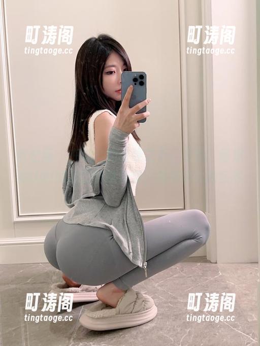 微密圈 - 在黑丝的引导之下，更新！陈妮妮UNI的足部创意合集，从未如此踏实感。