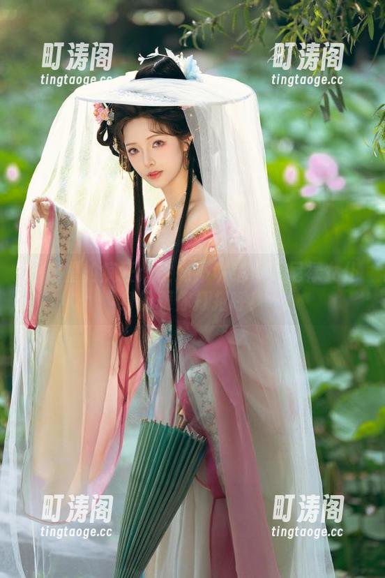 图库里的疯狂：雯妹不讲道理以尼禄女仆身份跟你打招呼！