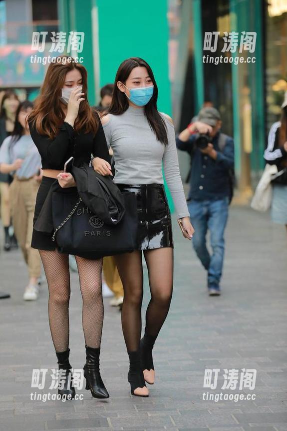 魔镜街拍 - 当粉裙和销售主管撞个满怀，婷婷的精致工作回顾！