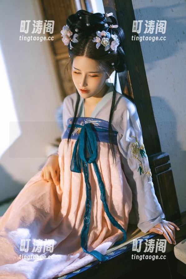 最新出炉，鹿八岁baby以代号鹿FAWN给你开个眼界！