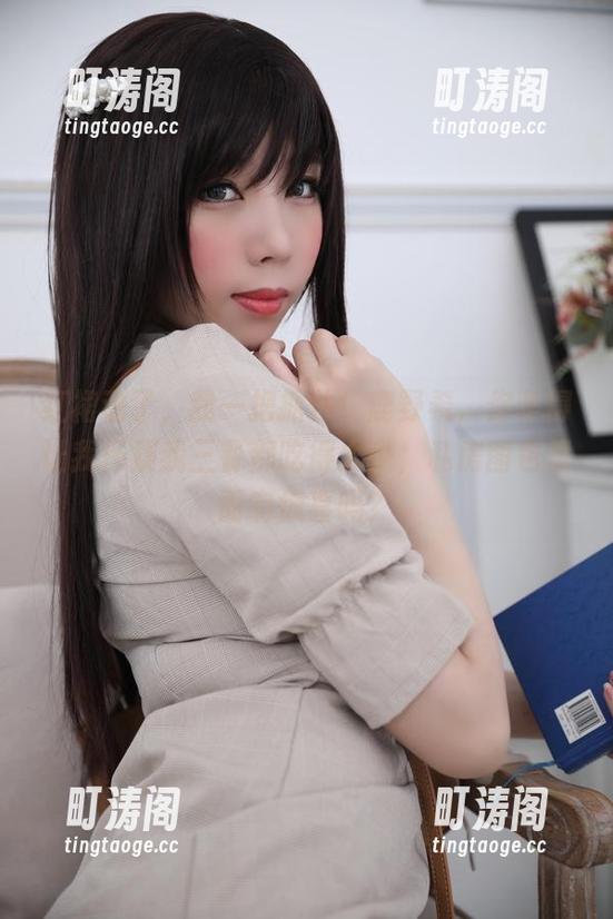 红裙动了，我一把抓住！鹿野希，你非得让我怀疑我三餐都吃得太少，私房图包里面有惊喜吗？